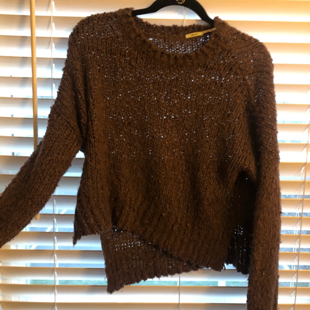 Crop top sweater